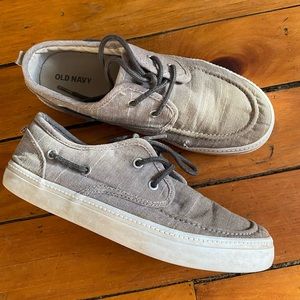 Youth boys size 4 shoes